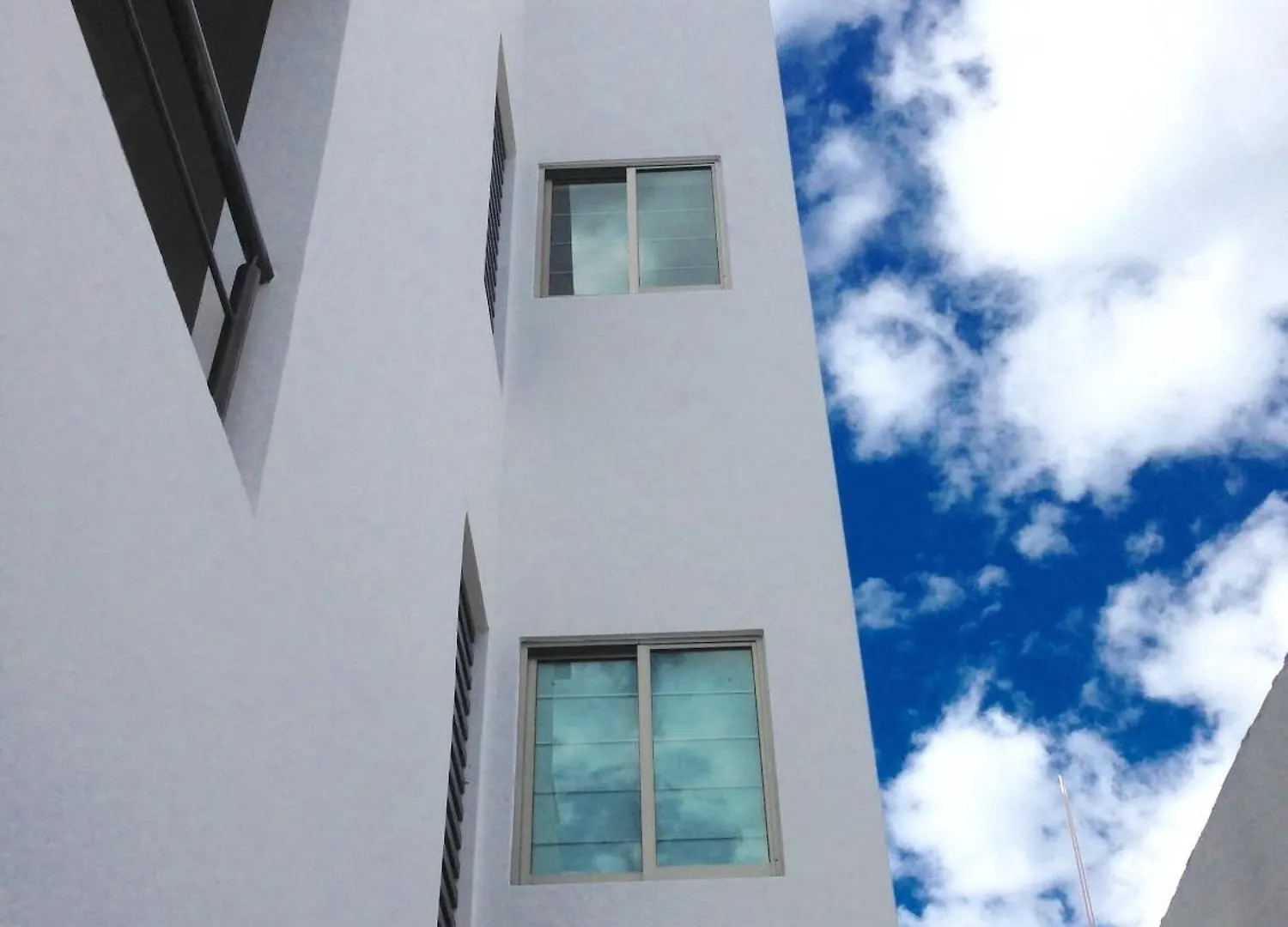 Alcantara Apt, Ground Floor, Great For Digital, 2 Blocks Walk To Beach Σπίτι διακοπών