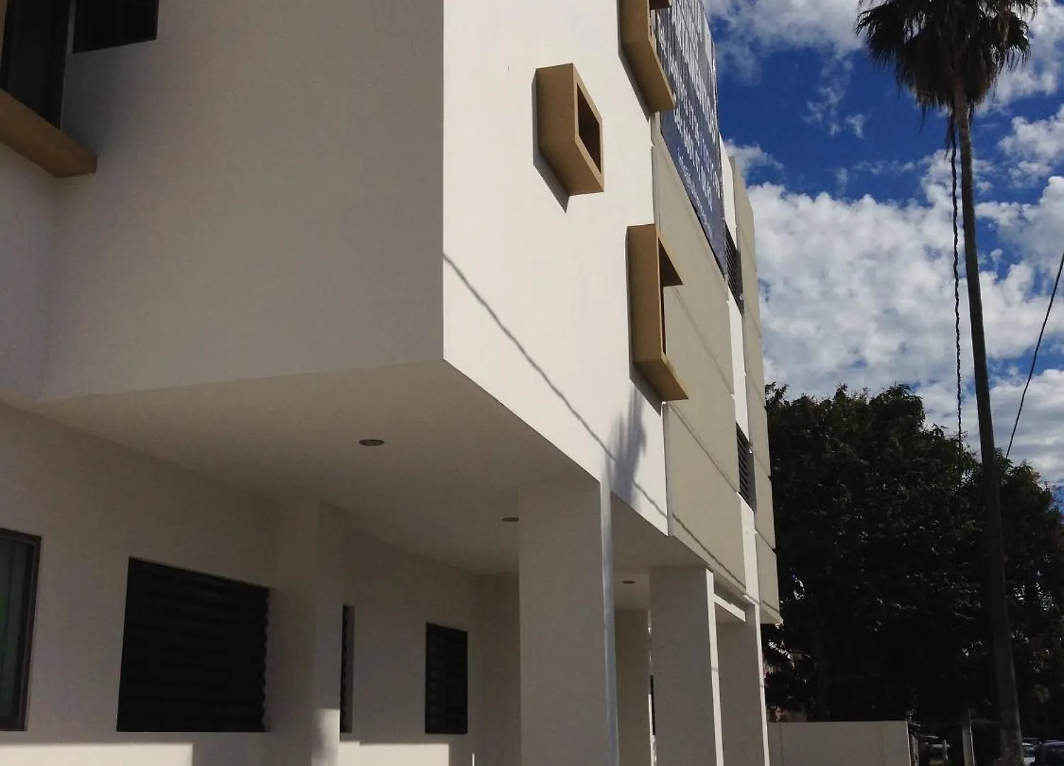 Alcantara Apt, Ground Floor, Great For Digital, 2 Blocks Walk To Beach