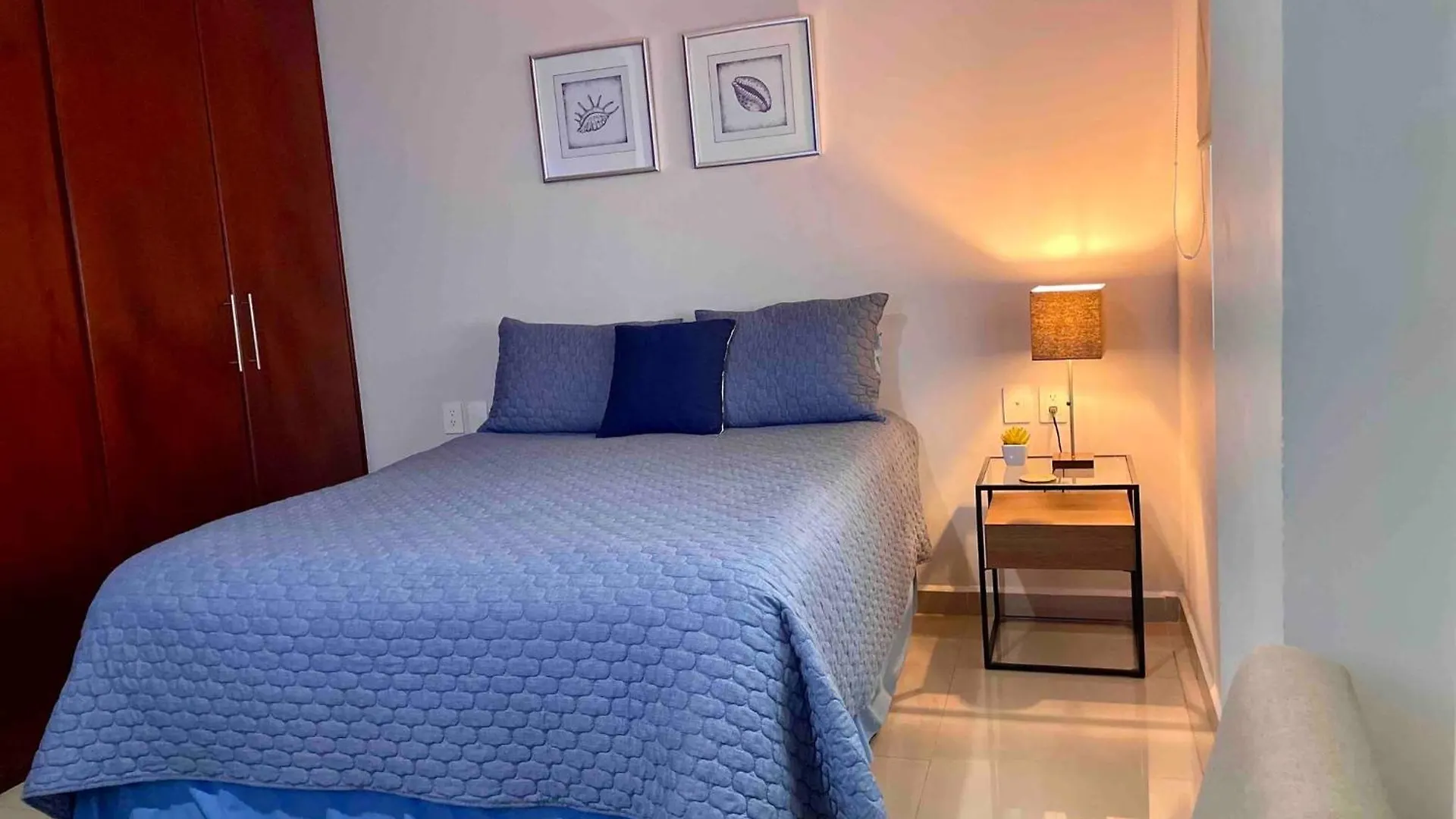 Alcantara Apt, Ground Floor, Great For Digital, 2 Blocks Walk To Beach