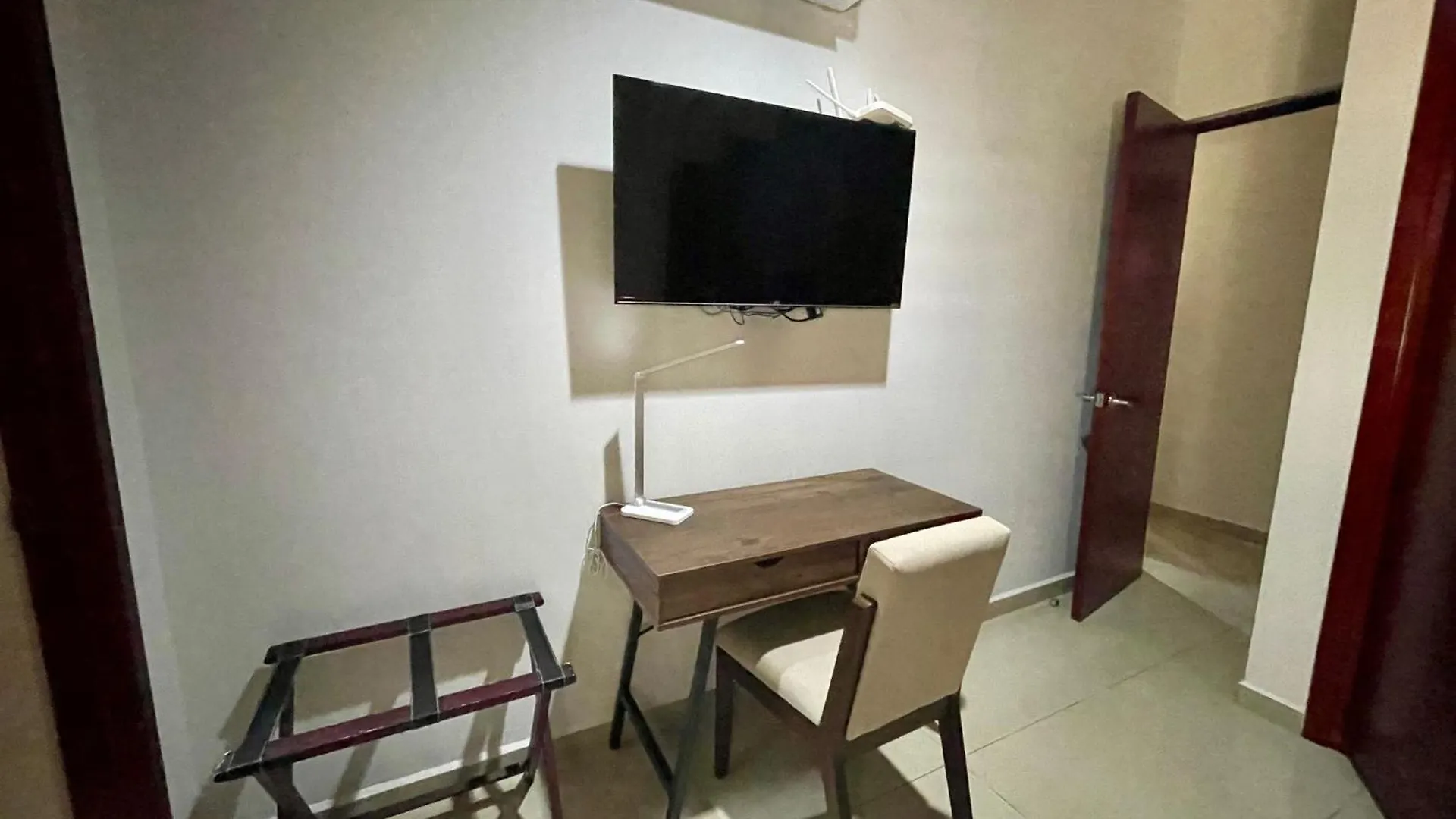 Alcantara Apt, Ground Floor, Great For Digital, 2 Blocks Walk To Beach 0*, Mazatlán Μεξικό